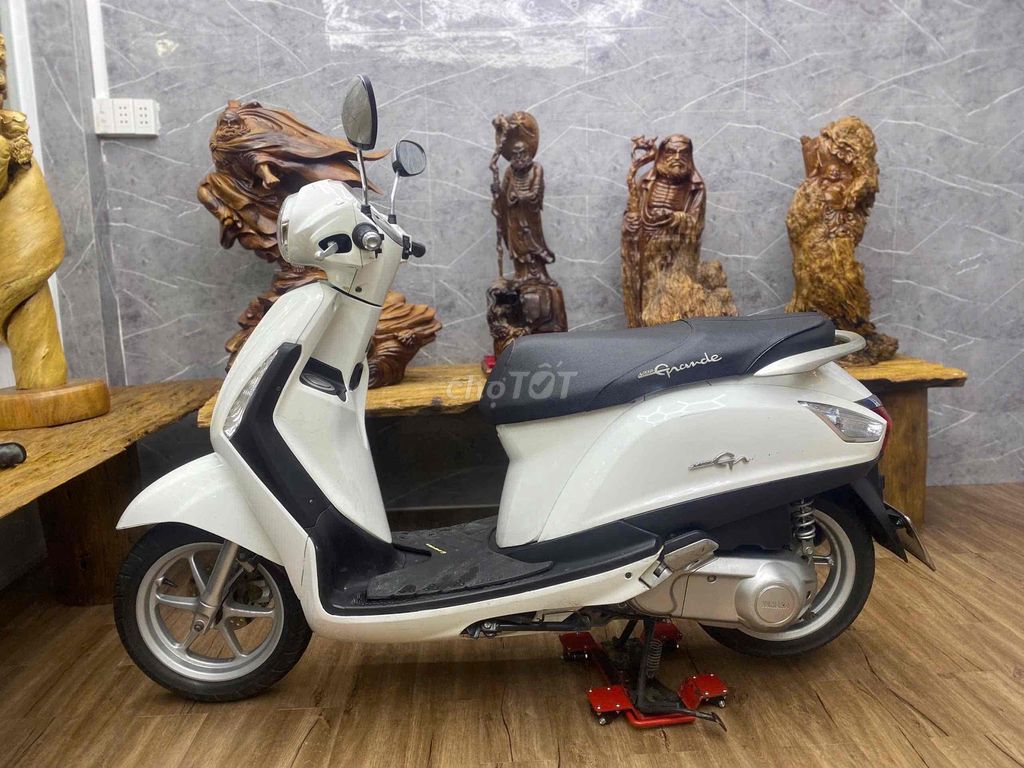 👉Grande chính chủ máy zin êm, dàn áo cứng cáp. Mua bán Xe máy tại Quận 7 Tp Hồ Chí Minh được đăng bởi Xe Cũ Hiếu CT hình 6