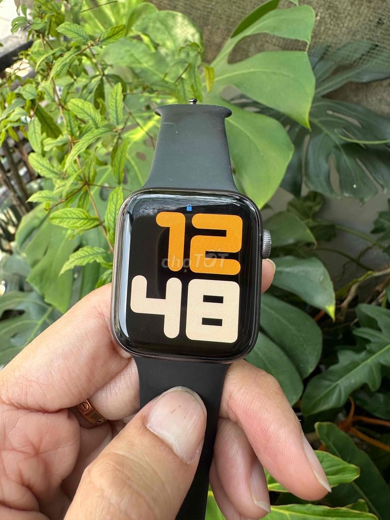 Apple Watch S4 Đen 44mm. Mua bán Thiết bị đeo thông minh tại Quận Gò Vấp Tp Hồ Chí Minh được đăng bởi TRAN HUY CUONG hình 1