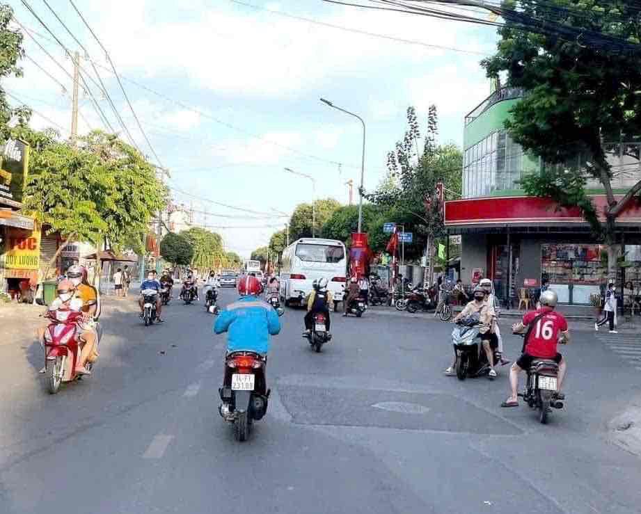 CẦN CHO THUÊ MẶT BẰNG LÝ THƯỜNG KIỆT  NGAY NGÃ TƯ ĐƯỜNG MỔI, TP DĨ AN,