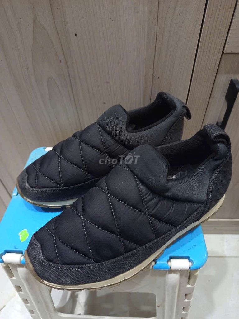 Giày sneaker lười Korea Unisex Đen size 40. Mua bán Giày dép tại Quận 7 Tp Hồ Chí Minh được đăng bởi Giày Xi An Vũ hình 1