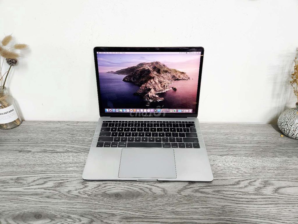 Thanh lý MacBook Pro 2017 - 13inch siêu rẻ