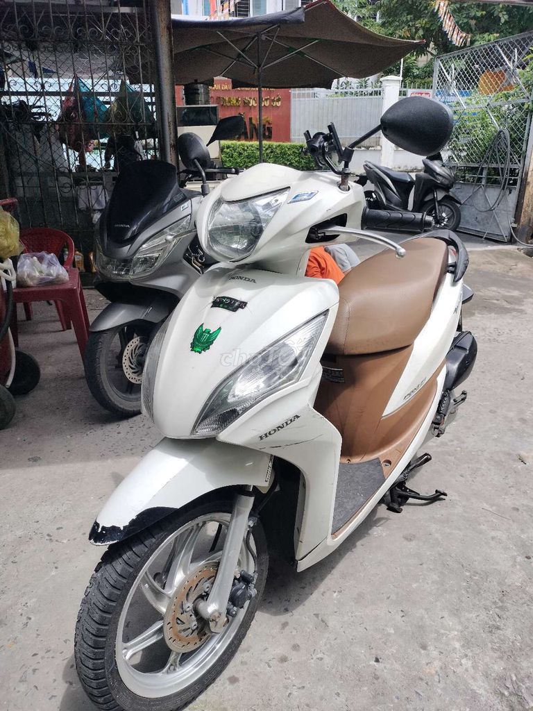 Bán xe vison màu trắng 9 chủ. Mua bán Xe máy tại Quận 4 Tp Hồ Chí Minh được đăng bởi Vo van dung hình 4