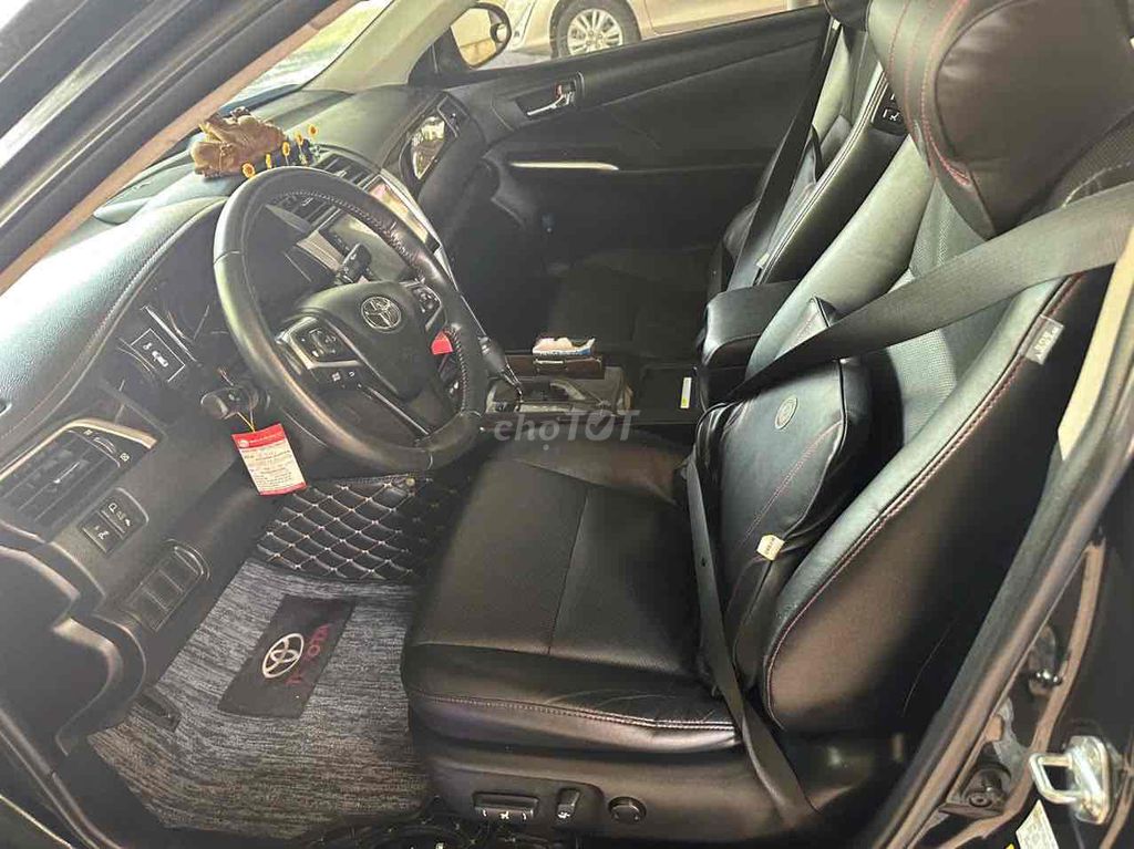 Toyota Camry 2.5Q 2016 Черная 110000 км