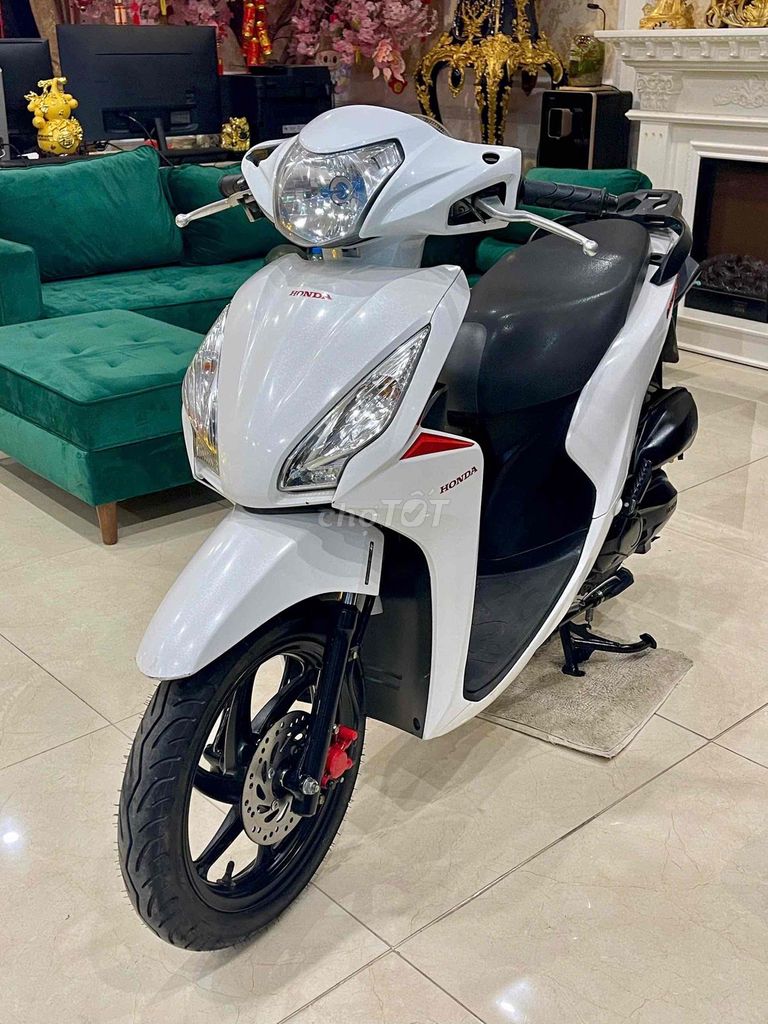 XE MÁY 68 - Honda Vision Đặc Biệt 2020 Trắng Sport. Mua bán Xe máy tại Quận Hai Bà Trưng Hà Nội được đăng bởi Đức Anh hình 2