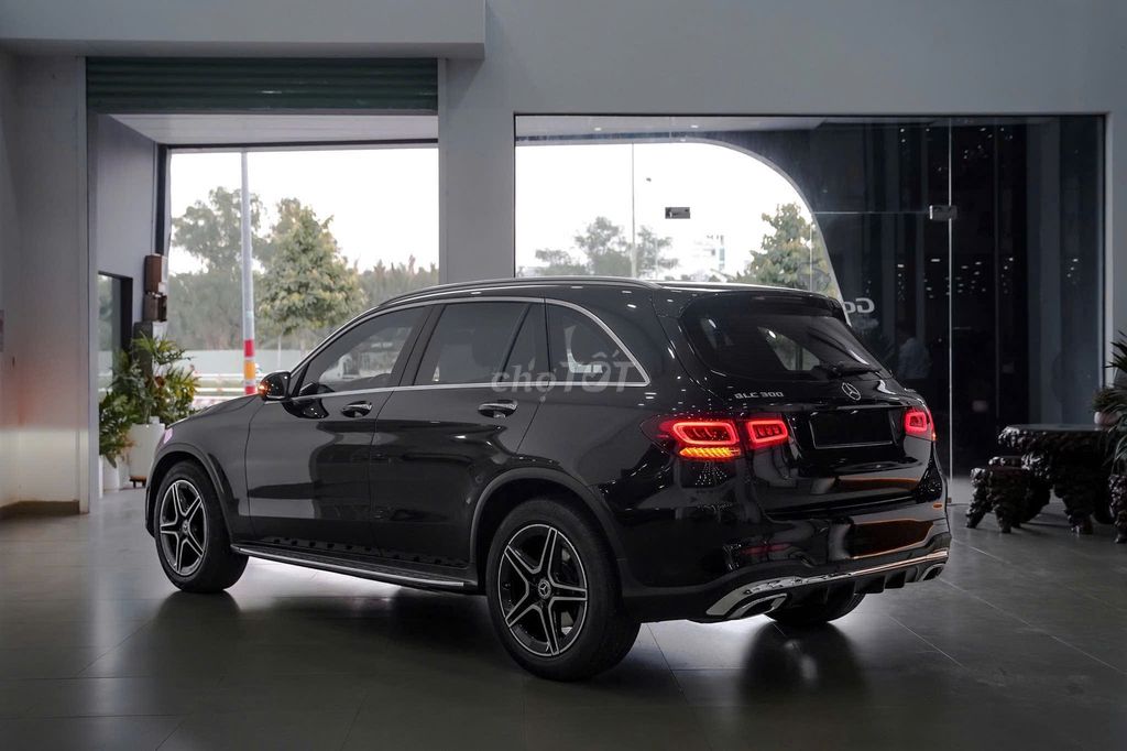 Mercedes GLC300 4Matic bản update V1 2022. Mua bán Ô tô tại Quận 7 Tp Hồ Chí Minh được đăng bởi Hoàn Lee Xe Lướt hình 6