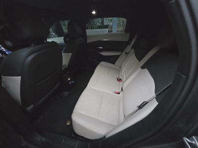 VinFast VF7 Plus 2 cầu trần kính Xám. Mua bán Ô tô tại Quận Phú Nhuận Tp Hồ Chí Minh được đăng bởi Tuấn Lê Xuân