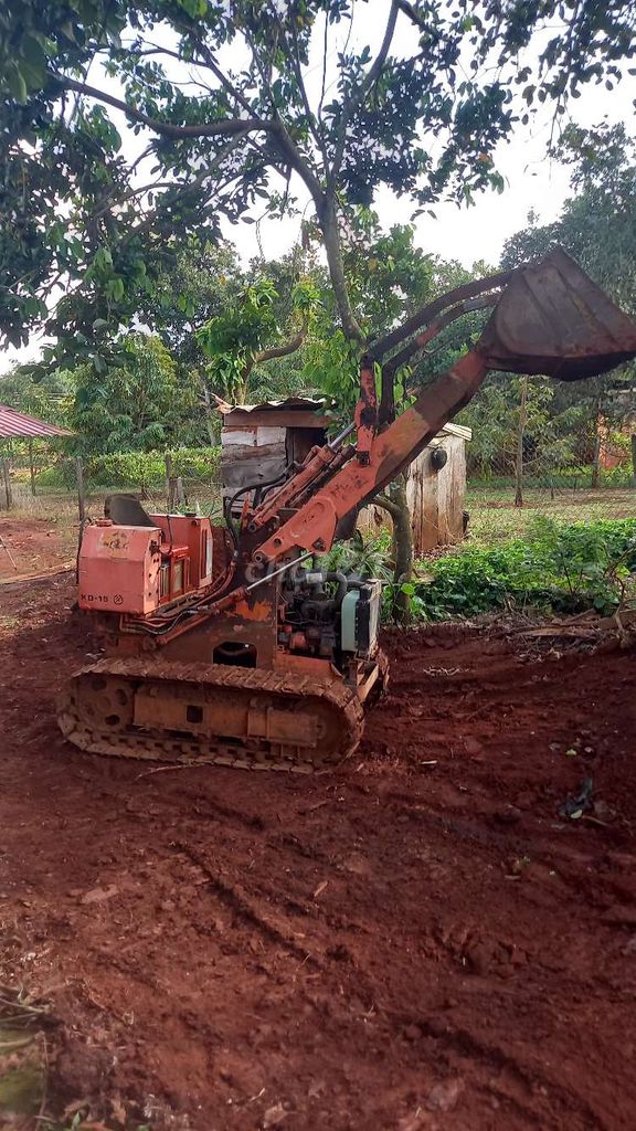 Bán xúc lật bánh xích hoạt động ok. Mua bán Phương tiện khác tại Huyện Bù Đăng Bình Phước được đăng bởi Nhat an hình 3
