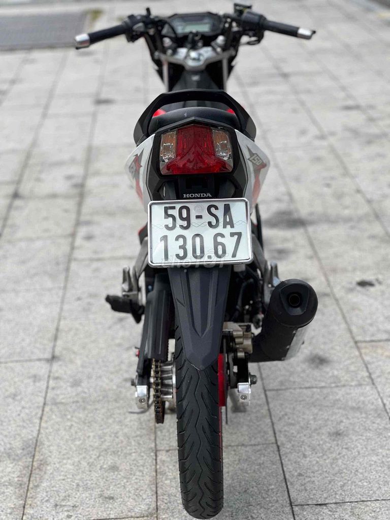 Honda Sonic 150 2023 Trắng Đỏ 15.000km. Mua bán Xe máy tại Quận 11 Tp Hồ Chí Minh được đăng bởi Hưng Từ hình 2