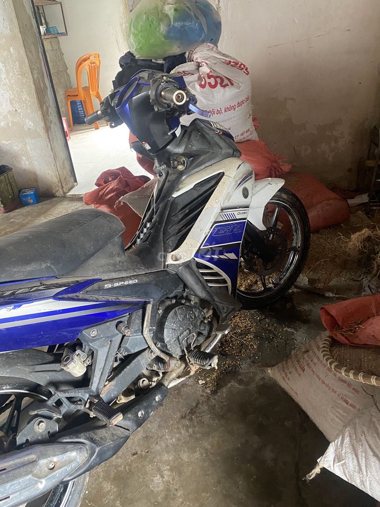 Dư xe không dùng đến nên bán. Mua bán Xe máy tại Huyện Quỳnh Lưu Nghệ An được đăng bởi Bui dat hình 3