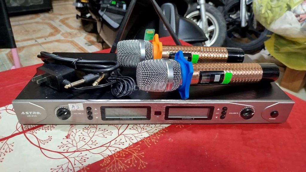 Micro không dây bãi tay da cá đẹp. Mua bán Tivi, Âm thanh tại Quận Lê Chân Hải Phòng được đăng bởi Hungtran  hình 1