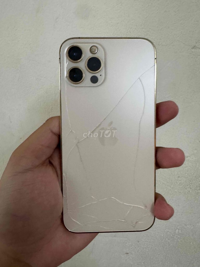 iPhone 12 Pro 128GB Vàng Vỡ lưng sườn. Mua bán Điện thoại tại Quận Tây Hồ Hà Nội được đăng bởi Magic hình 1