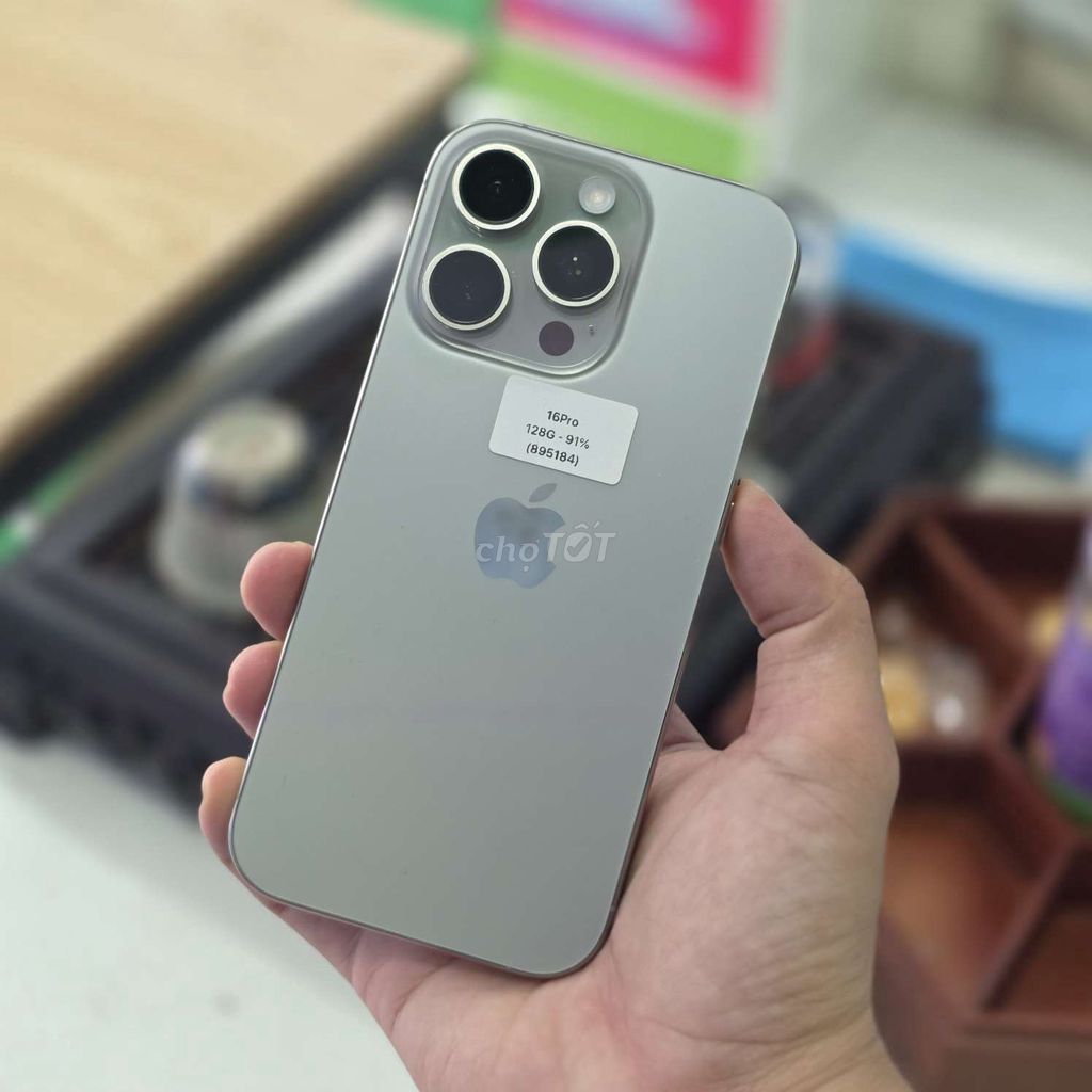 📱iPhone 16 Pro 128GB Titan Tự Nhiên Có Khay Sim. Mua bán Điện thoại tại Quận Ngô Quyền Hải Phòng được đăng bởi TRAN SONG HA hình 1