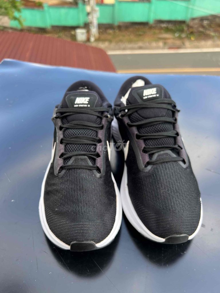 Giày Nike size 42 chuyên chạy bộ, chính hãng