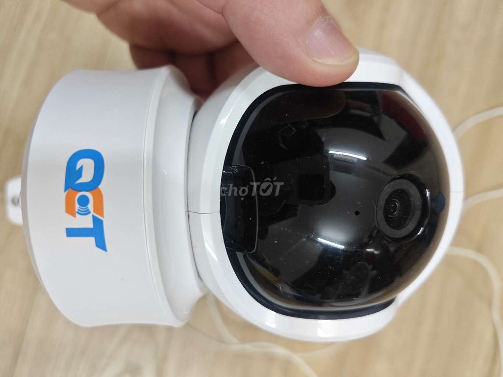 Camera an ninh QCT Smart xoay 360 độ, hồng ngoại