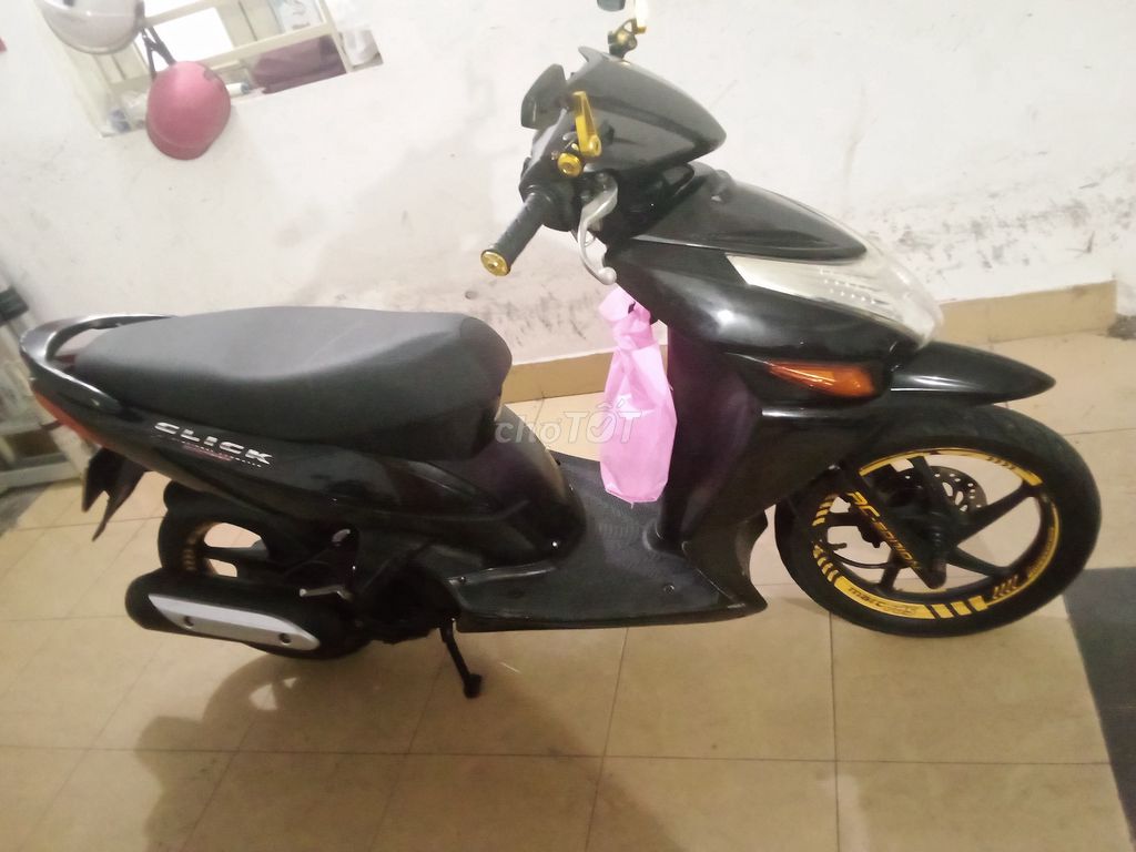 NHÀ CHẬT CẦN THANH LÝ CHIẾC XE CLICK. Mua bán Xe máy tại Quận 1 Tp Hồ Chí Minh được đăng bởi DOAN KATHY hình 2