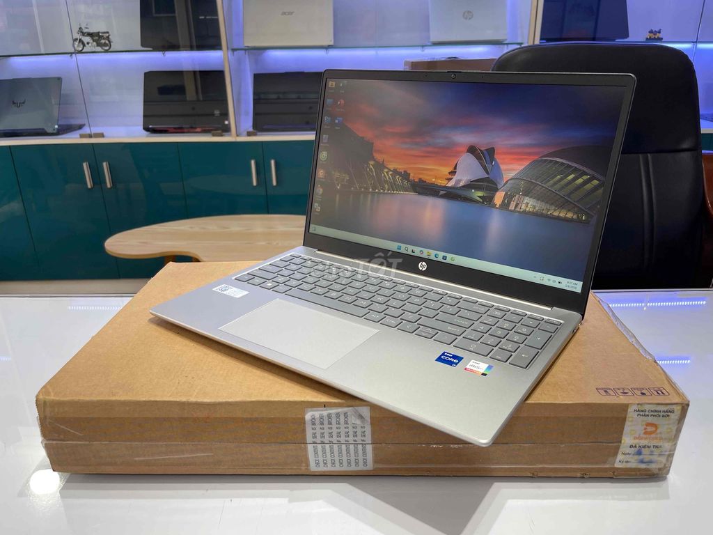 Laptop HP 15-fd0015TU i7 1355U/16GB/SSD 512GB. Mua bán Laptop tại Quận Ninh Kiều Cần Thơ được đăng bởi HOÀNG MAI STORE hình 1