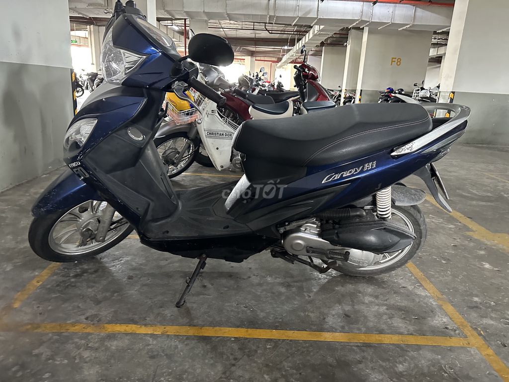 Синий скутер Kymco Candy Hi