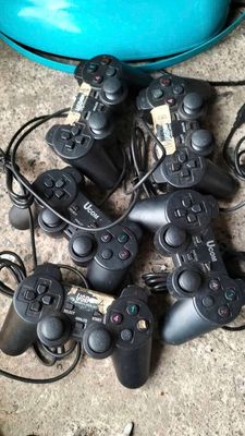 tay cầm chơi game. Mua bán Thiết bị chơi game tại Thành phố Biên Hòa Đồng Nai được đăng bởi Hoài Em