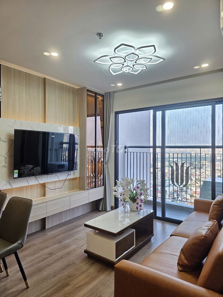 Bán nhanh căn hộ 1PN+1 43m giá 3 tỷ tại Vinhomes Smart City
