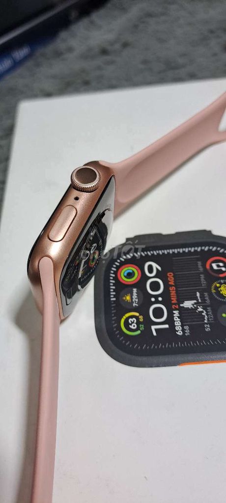 Apple Watch Series 4 Vàng hồng. Mua bán Thiết bị đeo thông minh tại Quận 10 Tp Hồ Chí Minh được đăng bởi Hiếu Apple Watch hình 1