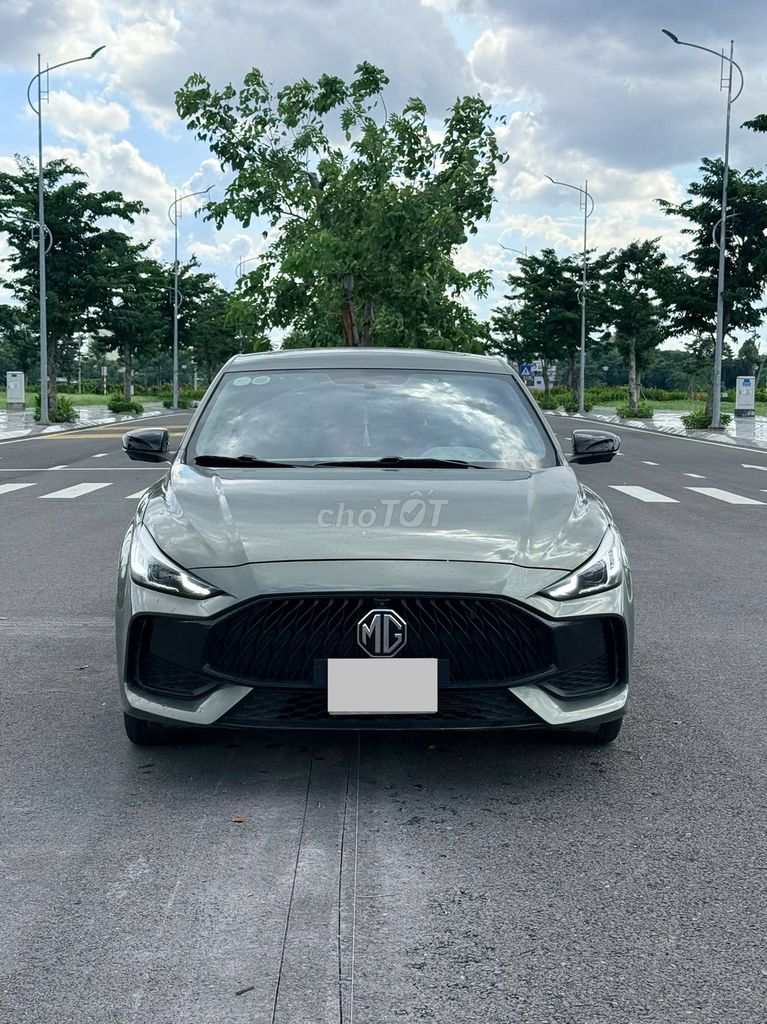 MG 5 Luxury 1.5AT 2022 синий 56 000 км дилерское обслуживание