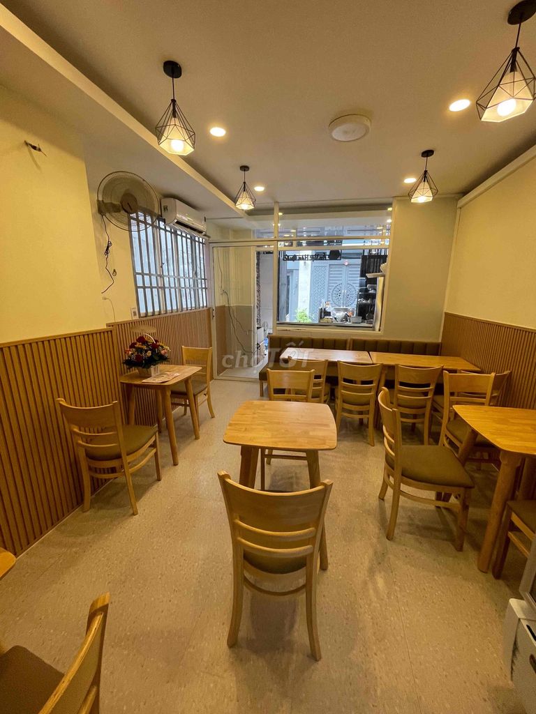 Bộ bàn ghế gỗ cao su Vàng gỗ 60x60cm 2 ghế. Mua bán Bàn ghế tại Quận Tân Bình Tp Hồ Chí Minh được đăng bởi Trinh Do hình 1
