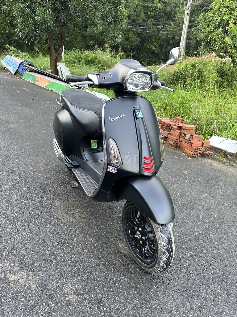 Piaggio Vespa Sprint 2020 Đen 18000 km. Mua bán Xe máy tại Thành phố Biên Hòa Đồng Nai được đăng bởi Duy Tran hình 6