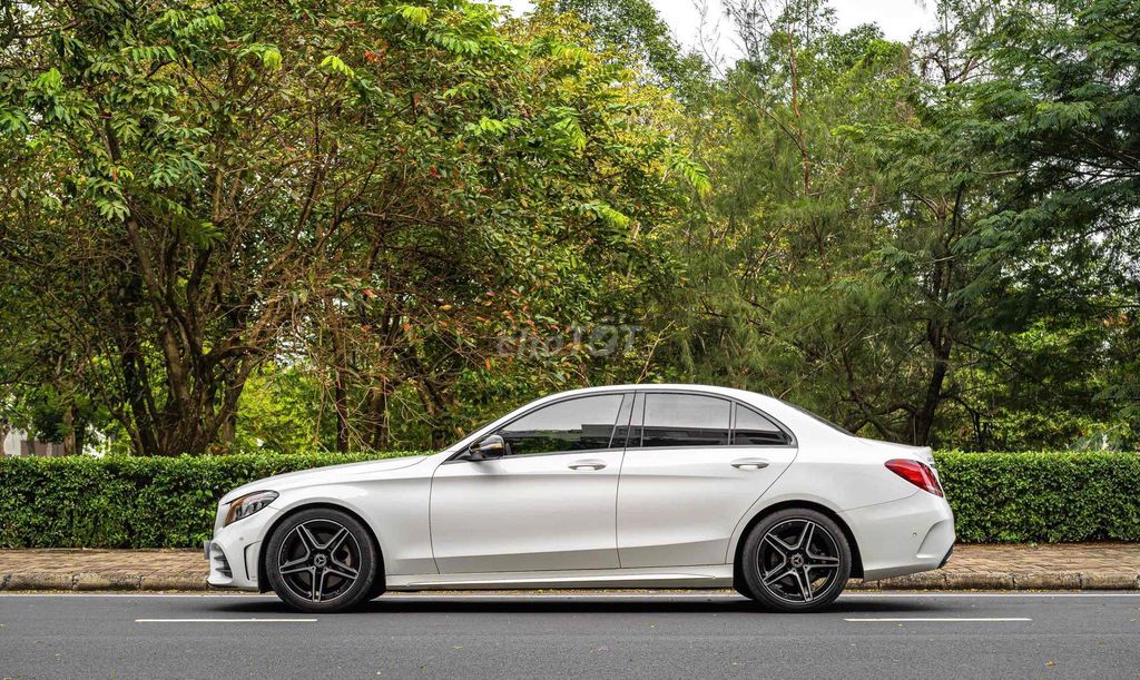 C300_AMG Sx 2021 màu trắng cá nhân 1 chủ siêu lướt. Mua bán Ô tô tại Quận 7 Tp Hồ Chí Minh được đăng bởi Dương Phương hình 3