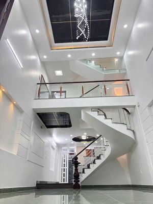 Townhouse 84 m² · 5 bed · Đường Huỳnh Tấn Phát