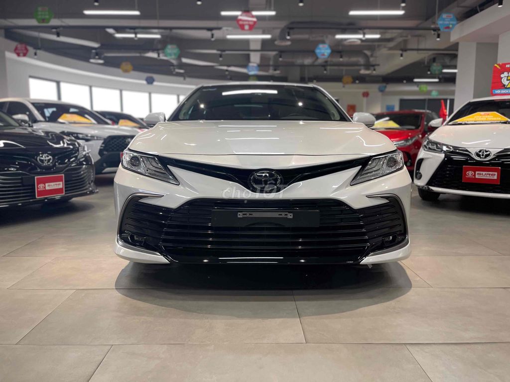 Toyota Camry 2.0Q 2022 siêu đẹp