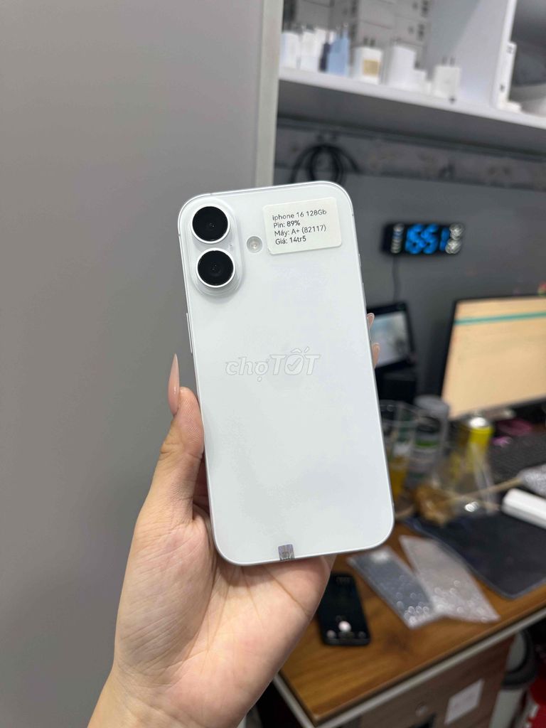 Apple iPhone 16 128GB Trắng đẹp 99%. Mua bán Điện thoại tại Huyện Hóc Môn Tp Hồ Chí Minh được đăng bởi Luân Hoài hình 1
