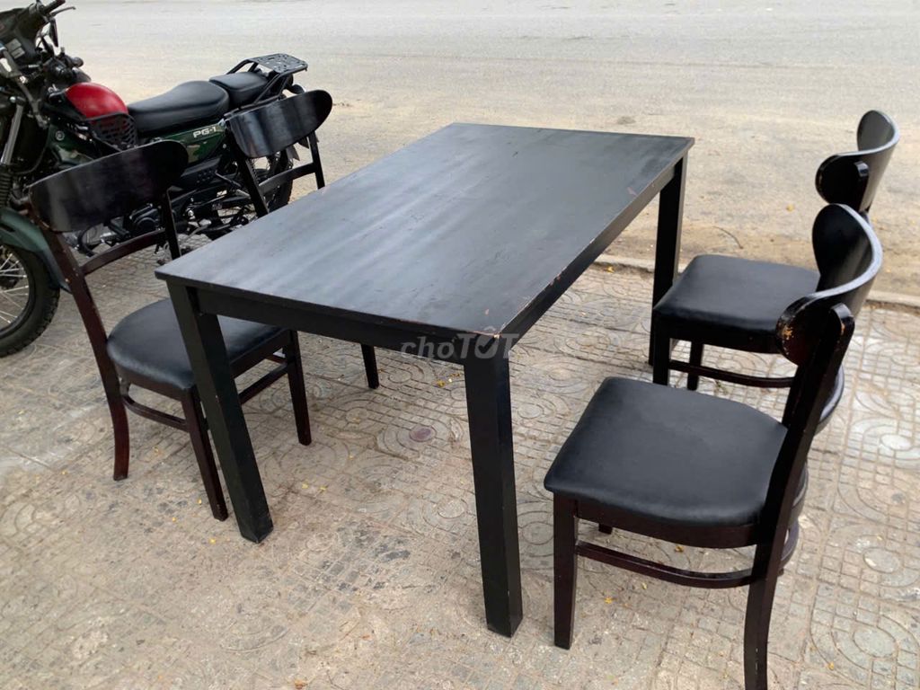 Bàn ghế ăn Gỗ Đen đã sử dụng. Dịch vụ chuyển nhà tại Quận Sơn Trà Đà Nẵng được đăng bởi THẾ GIỚI ĐỒ CŨ ĐÀ NẴNG hình 1