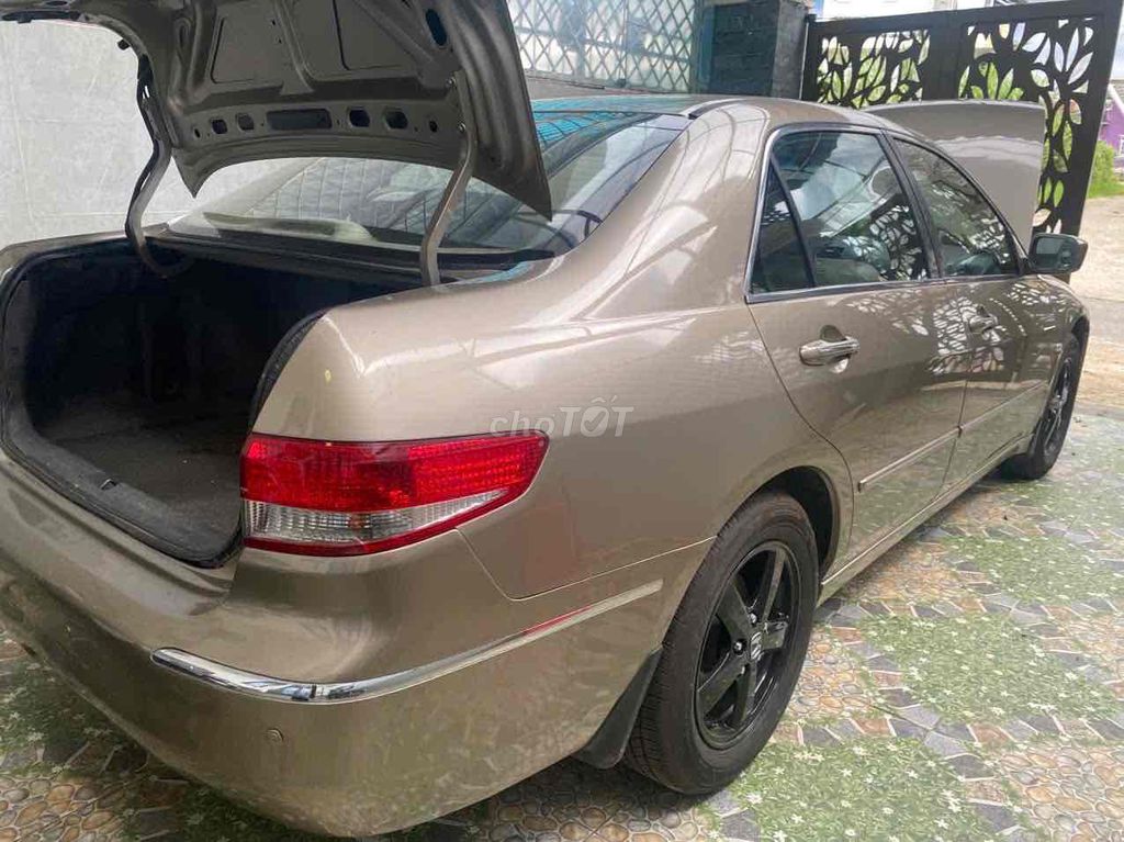 Honda Accord 2005 máy 2,4 số auto chạy đầm,chắc,êm. Mua bán Ô tô tại Thành phố Đà Lạt Lâm Đồng được đăng bởi Tôi Yêu Việt Nam hình 5