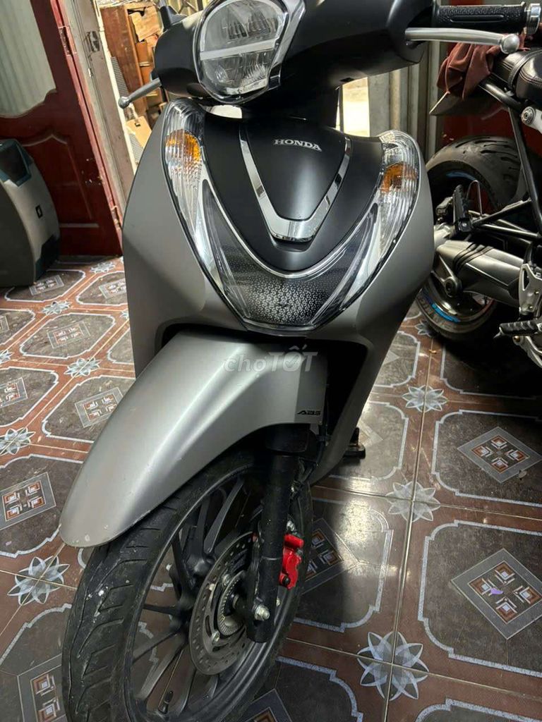 Xe SH Mode 2024. Mua bán Xe máy tại Quận 6 Tp Hồ Chí Minh được đăng bởi Đỗ Quyên hình 5