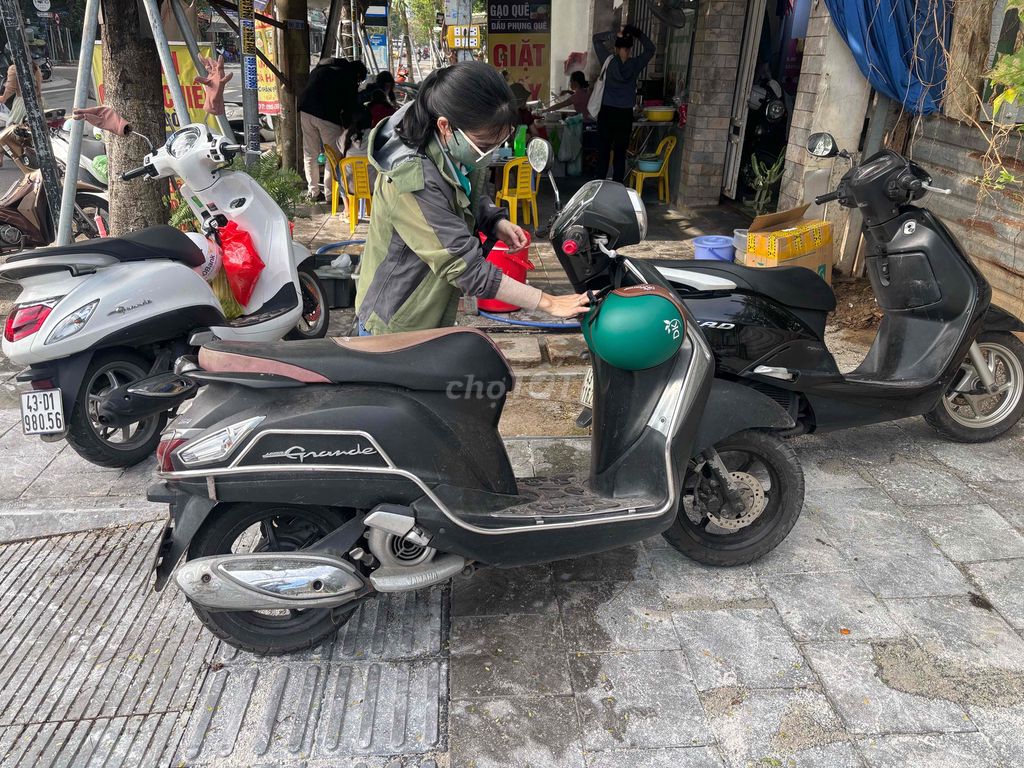 Yamaha Grande Nữ màu Đen. Mua bán Xe máy tại Quận Liên Chiểu Đà Nẵng được đăng bởi Xuân BĐS Đà Nẵng  hình 3