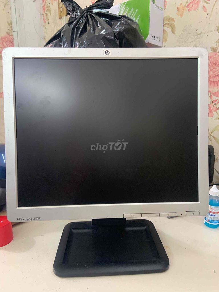 Màn hình HP Compaq LE1711 17 inch Bạc. Mua bán Phụ kiện (Màn hình, Chuột...) tại Quận 10 Tp Hồ Chí Minh được đăng bởi Võ Hoàng Dương hình 1