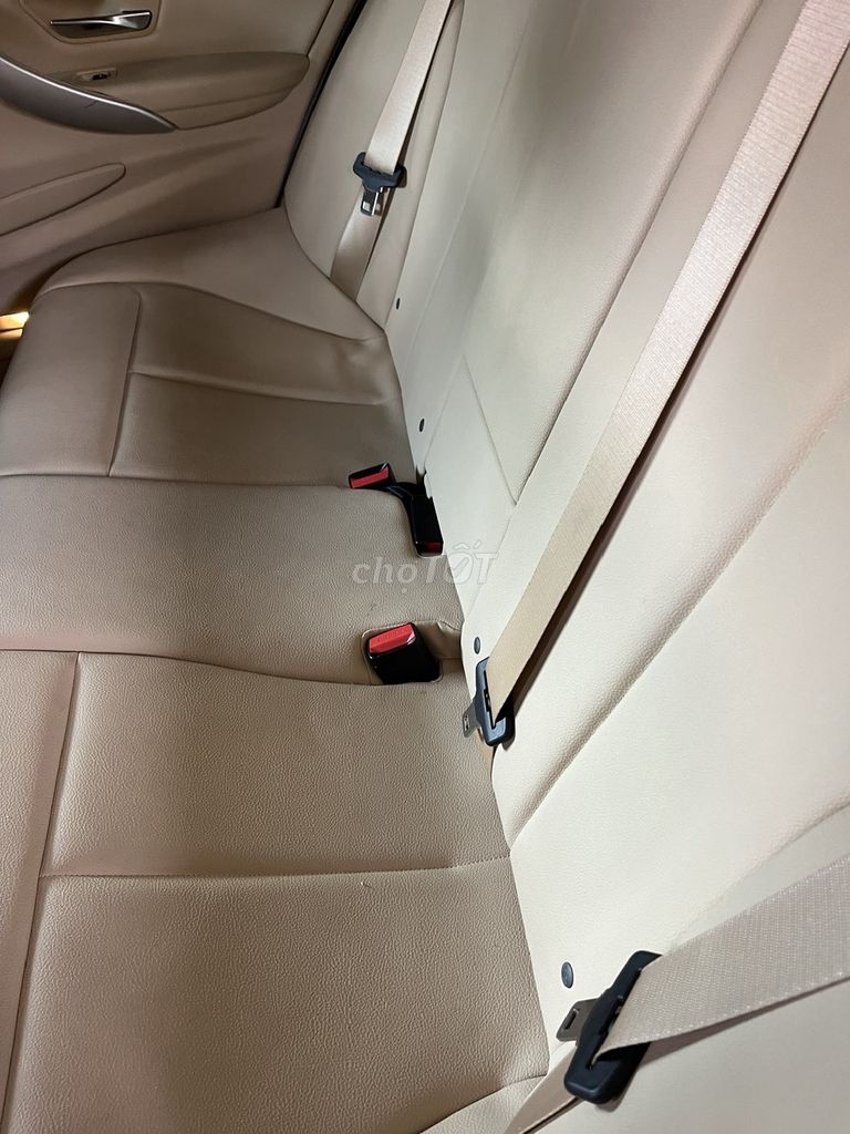 BMW 320i 2016 đăng ký 2017, odo 29.000km – 680tr. Mua bán Ô tô tại Quận 12 Tp Hồ Chí Minh được đăng bởi Thi Thuy Nguyen hình 4