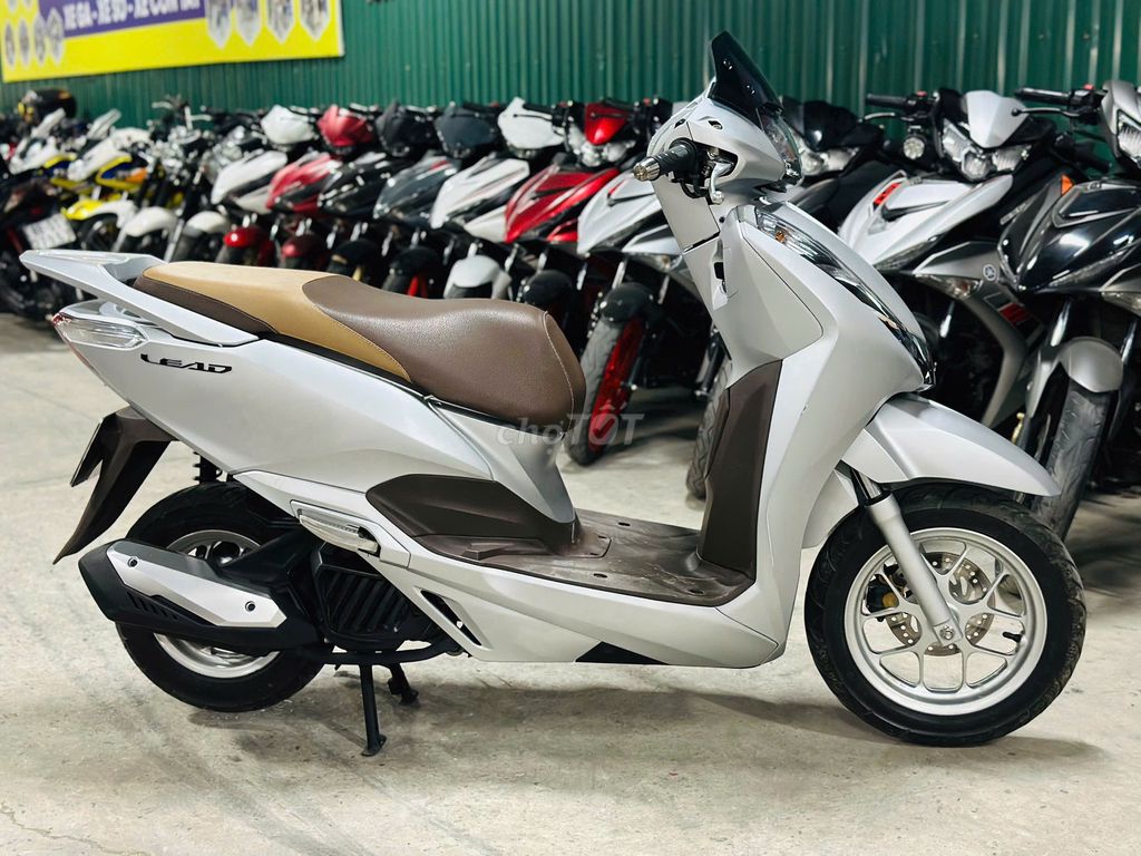 XE MÁYTHANH TÙNG_LEAD 125 XÁM BẠC ĐÈN LED KHÓA SMK. Mua bán Xe máy tại Quận Nam Từ Liêm Hà Nội được đăng bởi THANH TÙNG hình 2