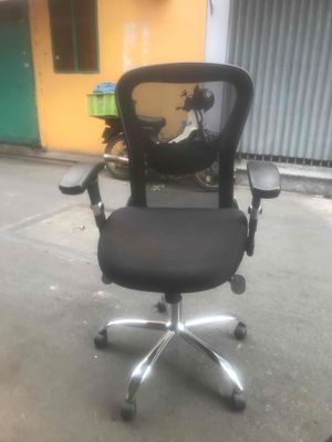 Ghế xoay cao cấp. Mua bán Đồ dùng văn phòng tại Quận Tân Bình Tp Hồ Chí Minh được đăng bởi Phạm Tuệ Minh 