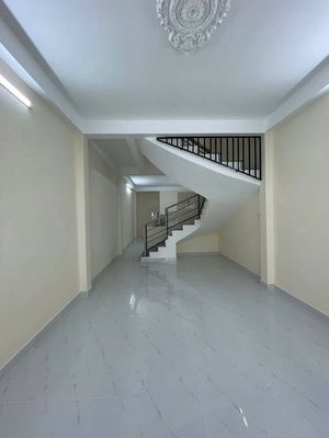 NHÀ HẺM 4M KHUÔN VIỆT CÁCH MT 1 CĂN DT: 4X16 2 TẦNG 3PN 3WC GIÁ 5.6 TỶ