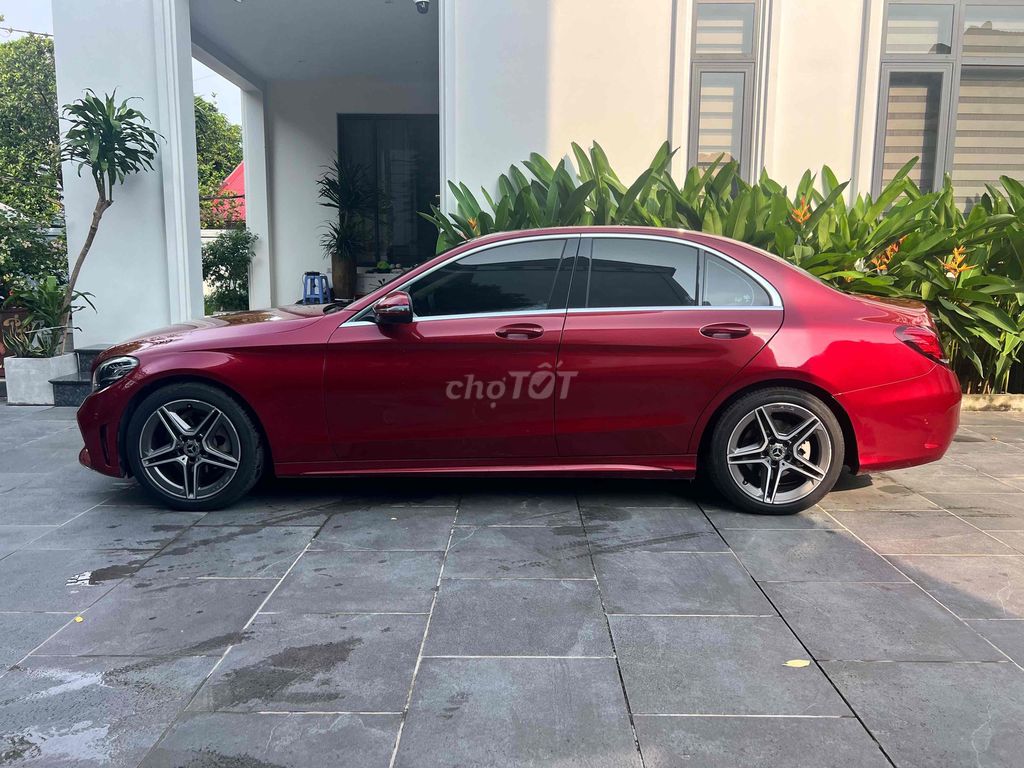 Mercedes-Benz C180 AMG 2021 Đỏ