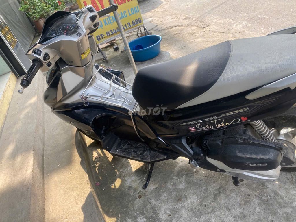 Cần bán xe Airblade. Mua bán Xe máy tại Huyện Quế Võ Bắc Ninh được đăng bởi Tuấn Dương hình 2