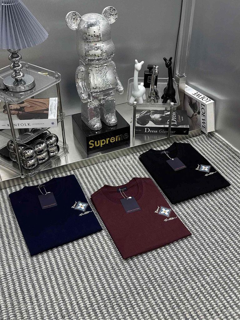 Phông Louis Vuitton Logo Thêu. Mua bán Quần áo tại Huyện Mê Linh Hà Nội được đăng bởi ptrantvp hình 1