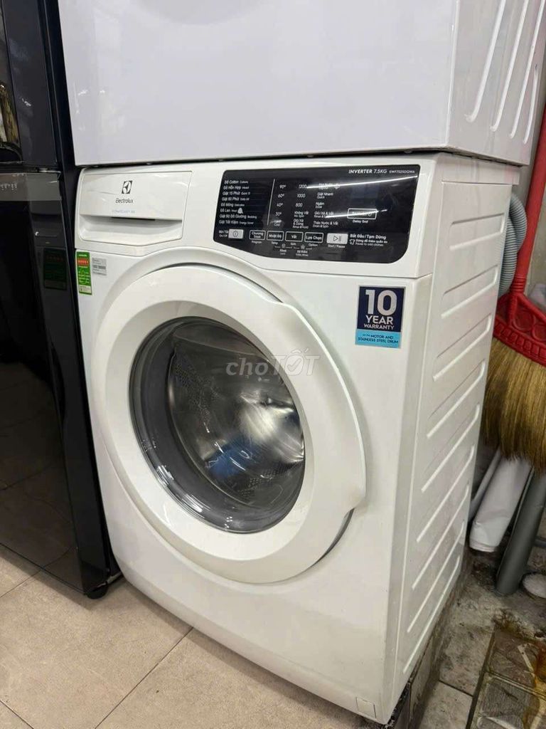 Thanh lý máy giặt Electrolux invertet 7.5kg có BH. Mua bán Máy giặt tại Quận 7 Tp Hồ Chí Minh được đăng bởi Pi trần hình 1