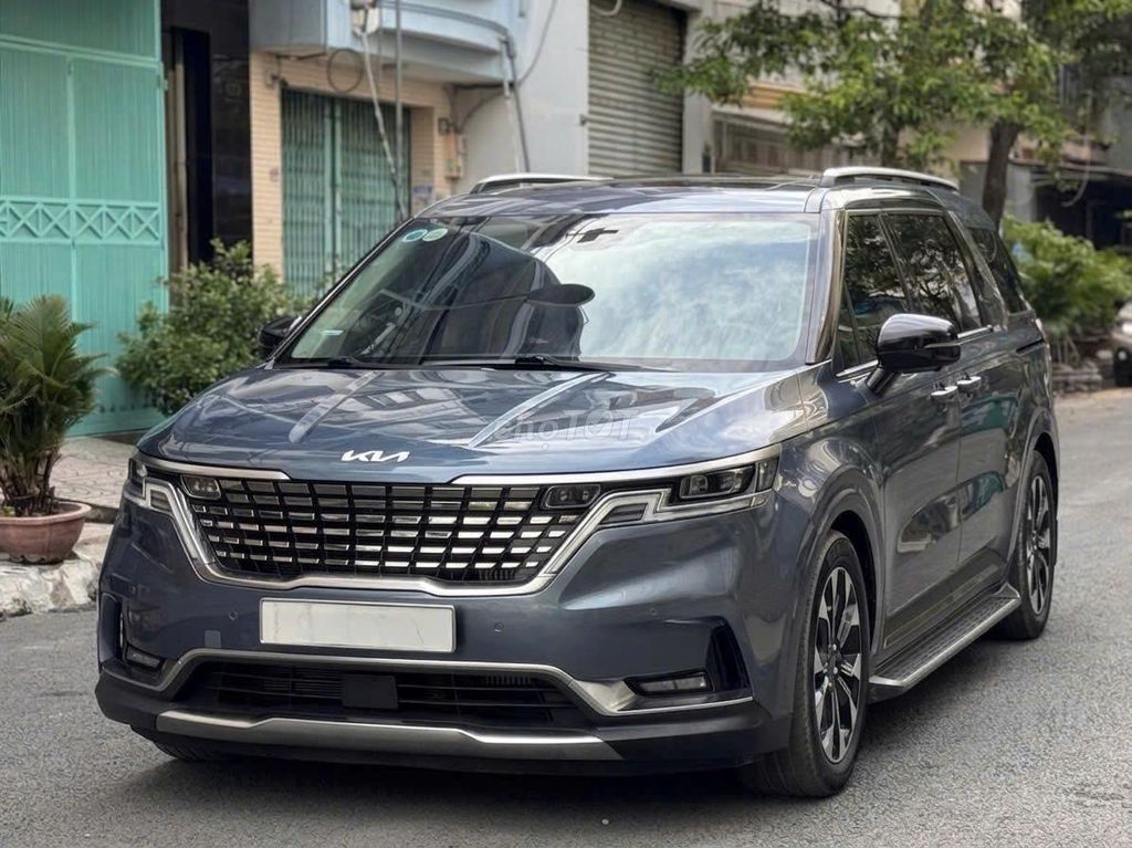 Kia Carnival Signature 2022, серый, 20 000 км