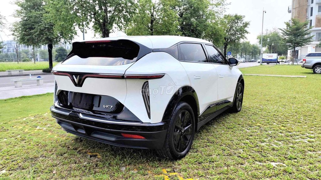 VinFast VF7 2025 eco - 6000 km. Mua bán Ô tô tại Quận Thanh Xuân Hà Nội được đăng bởi Cường trần hình 6