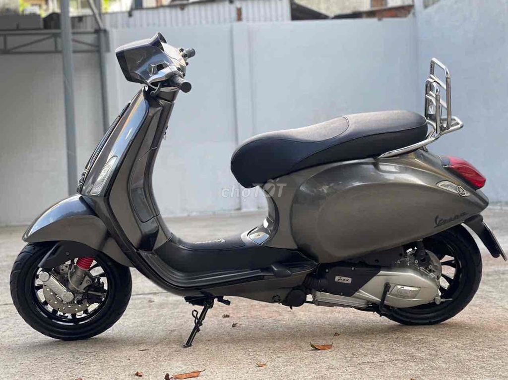 Vespa sprint phanh abs máy iget màu titan 38tr. Mua bán Xe máy tại Quận Thanh Khê Đà Nẵng được đăng bởi Long hình 1