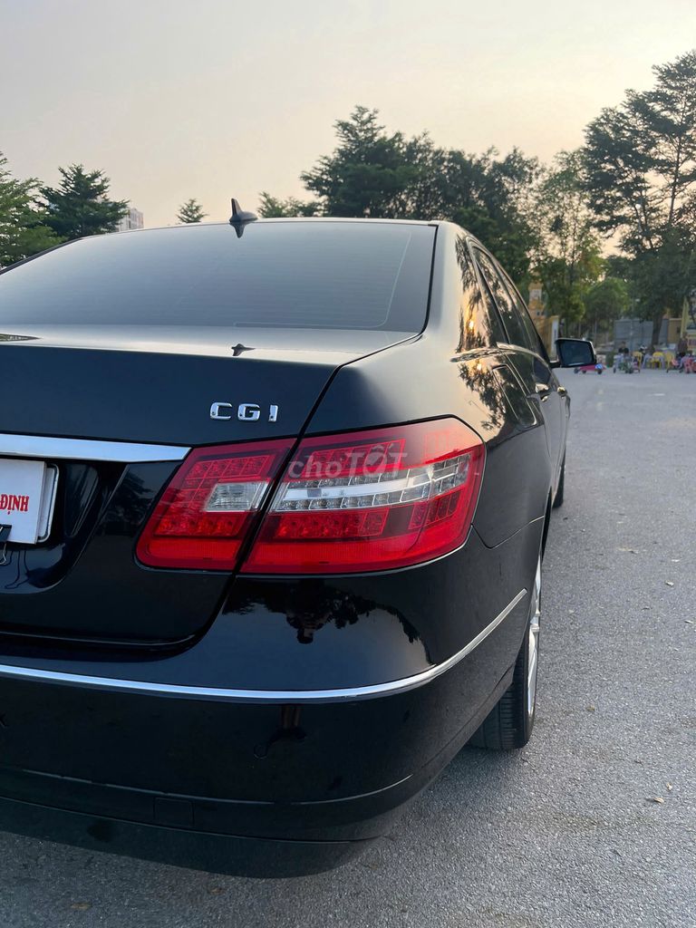 Mercedes Benz E Class 2010 E250 xe còn zin nhiều. Mua bán Ô tô tại Quận Thanh Xuân Hà Nội được đăng bởi Vạn Phát  Auto hình 9