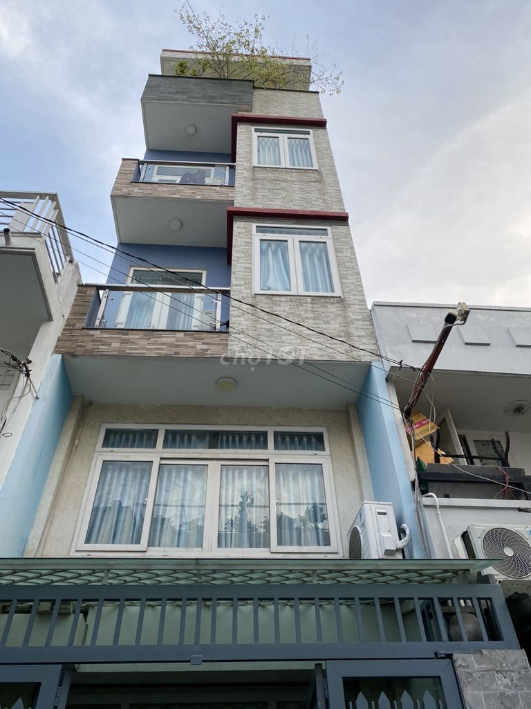 Bán nhà đẹp  VTKD kênh Tân Hóa quận Tân Phú 3,8 x 10- 5 tầng chỉ 5,2