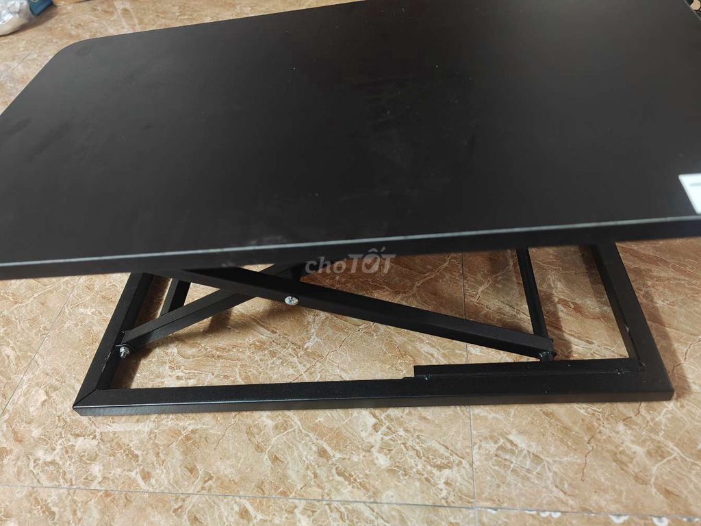 Bàn nâng hạ đẹp mới để học tập, làm việc . Mua bán Bàn ghế tại Quận Hoàn Kiếm Hà Nội được đăng bởi Phùng Mạnh Khang hình 1